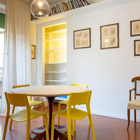 Pitti Deluxe Apartment